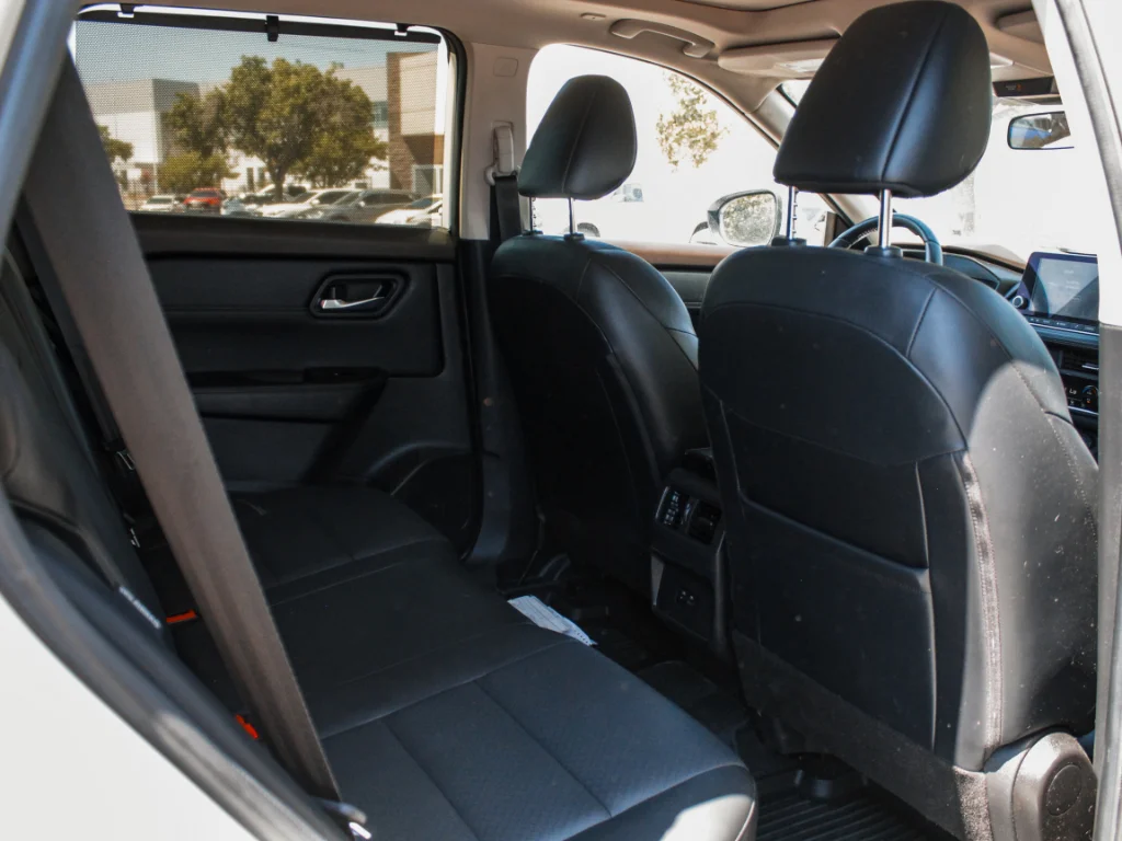 Used 2023 Pearl White Tricoat Nissan SV image 31
