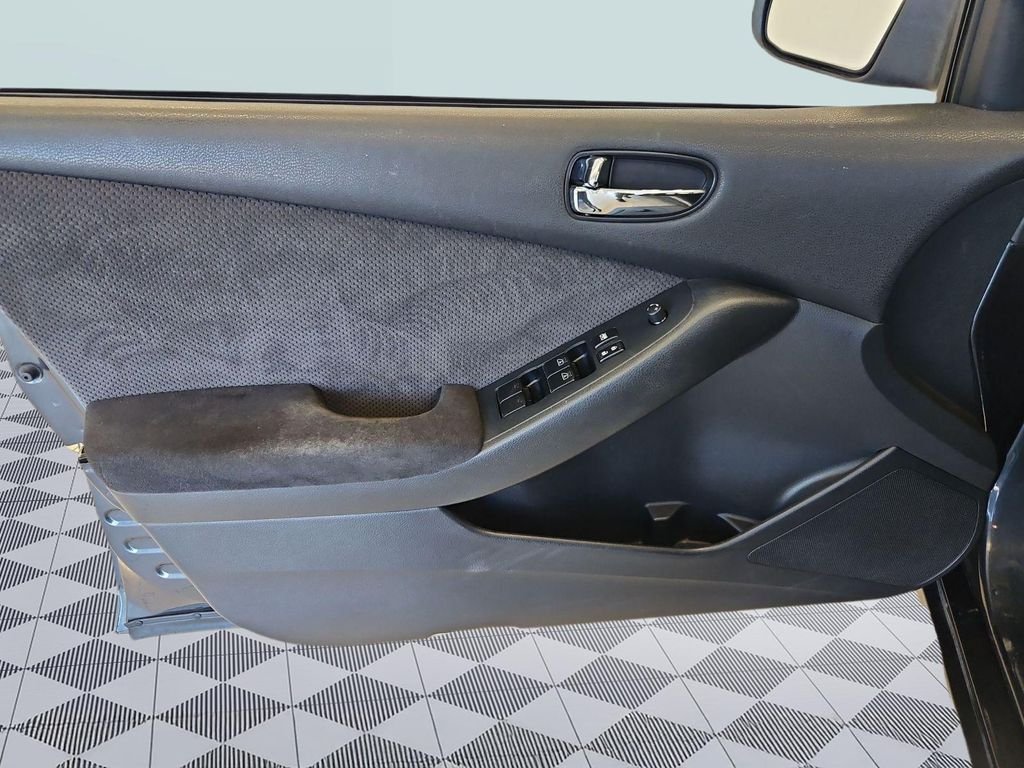 Used 2009 Dark Slate Metallic Nissan Hybrid image 10