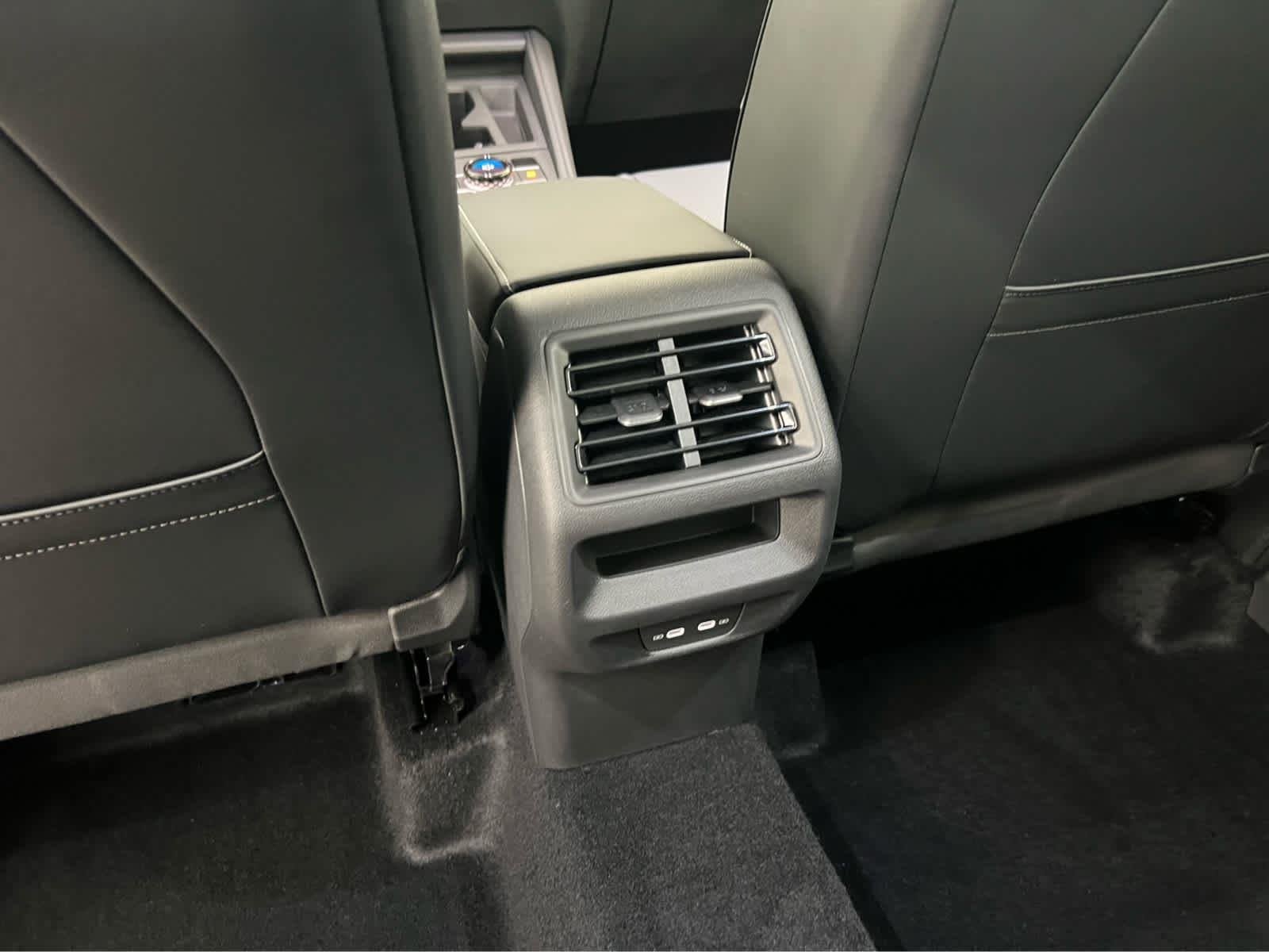 New 2026 Pure White Volkswagen SE image 26