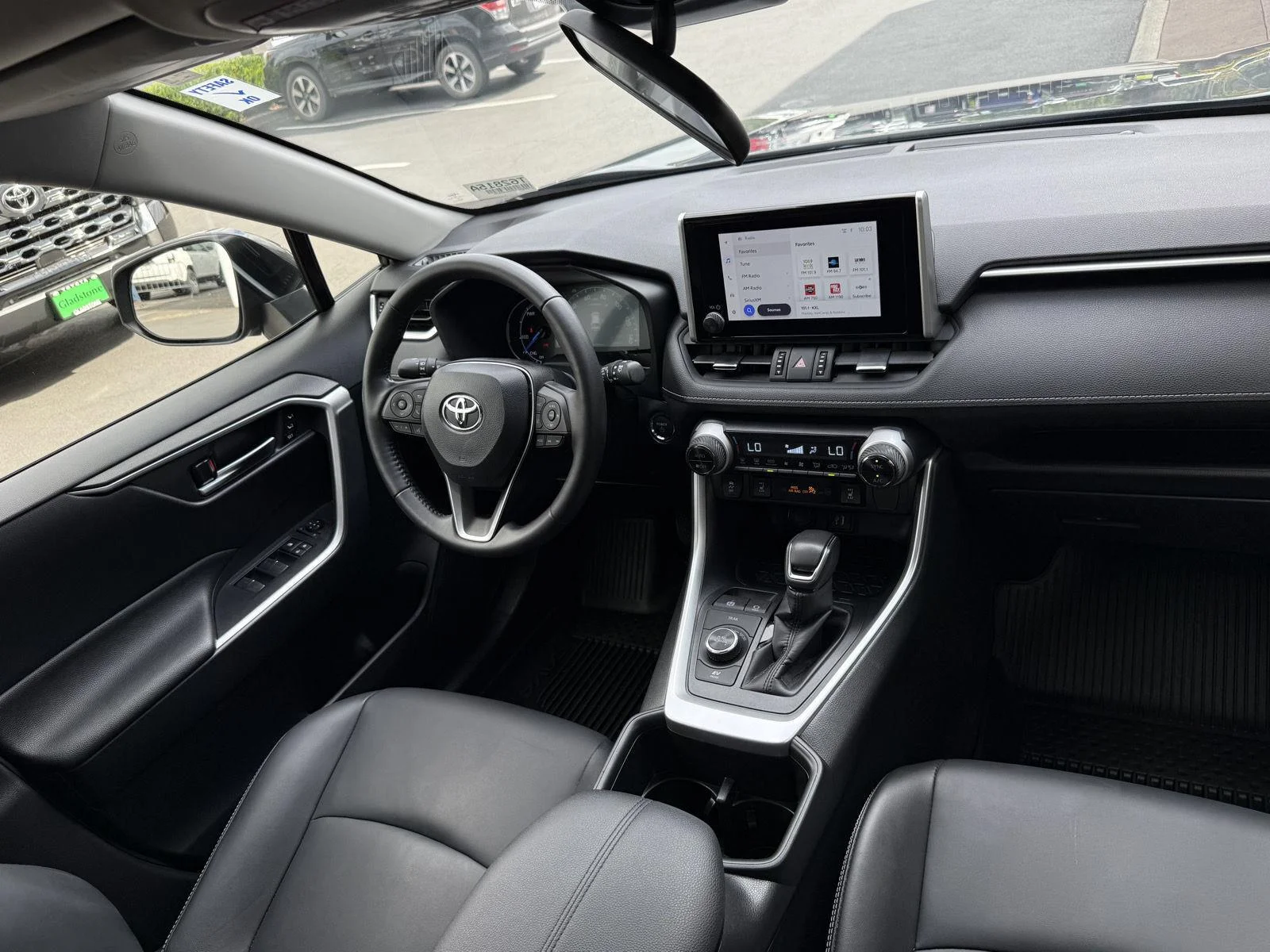 Used 2025 Magnetic Gray Metallic Toyota Hybrid XLE Premium image 22