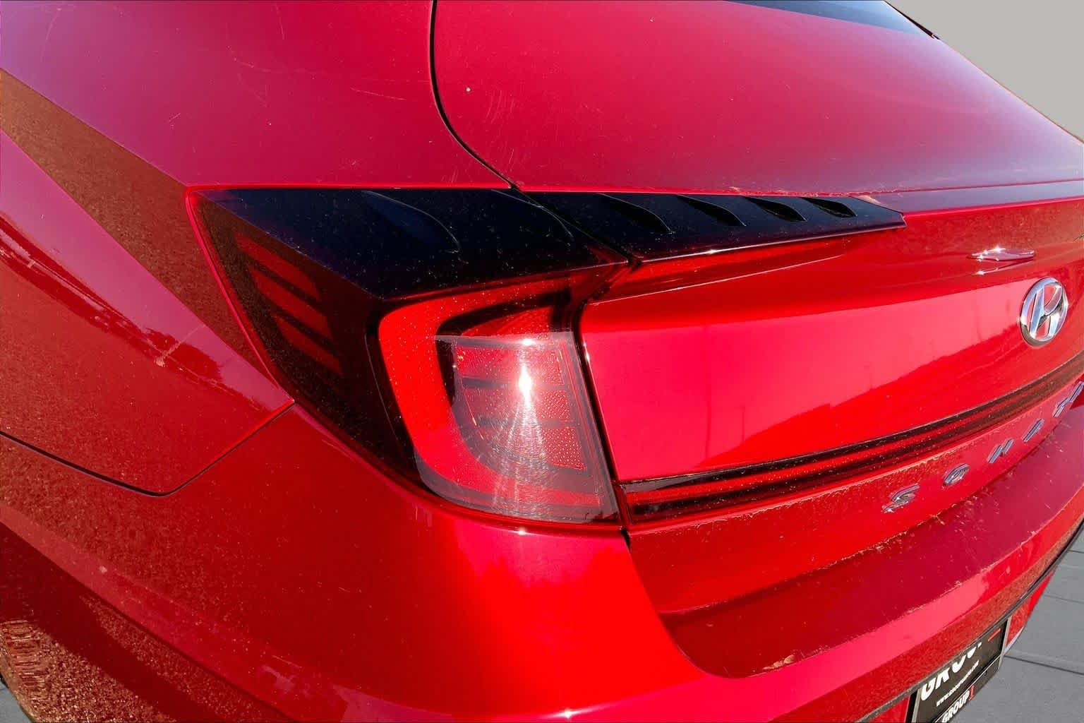 Used 2021 Calypso Red Hyundai SE image 28
