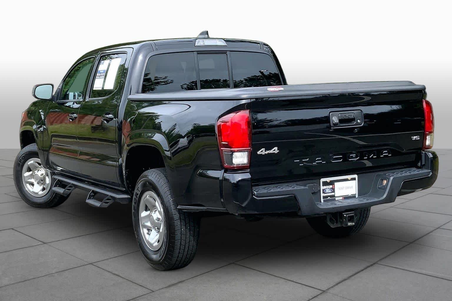 Used 2021 Midnight Black Metallic Toyota SR image 12