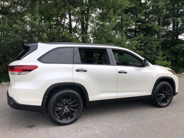 Used 2019 Blizzard Pearl Toyota SE image 5