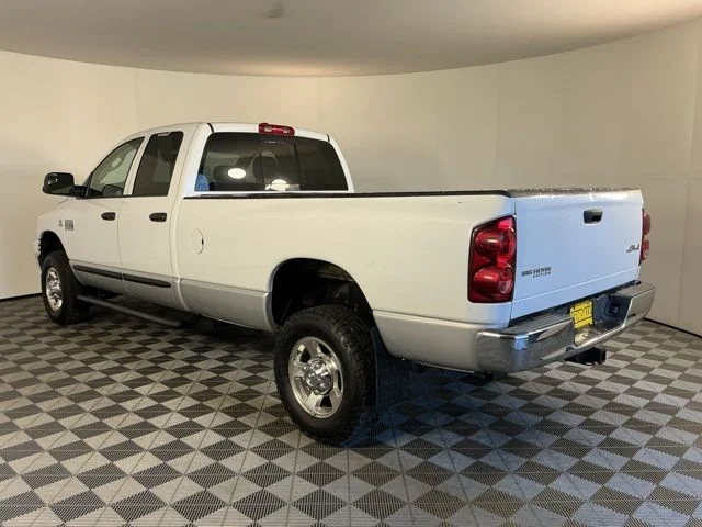 Used 2007 Bright White Dodge SLT image 6