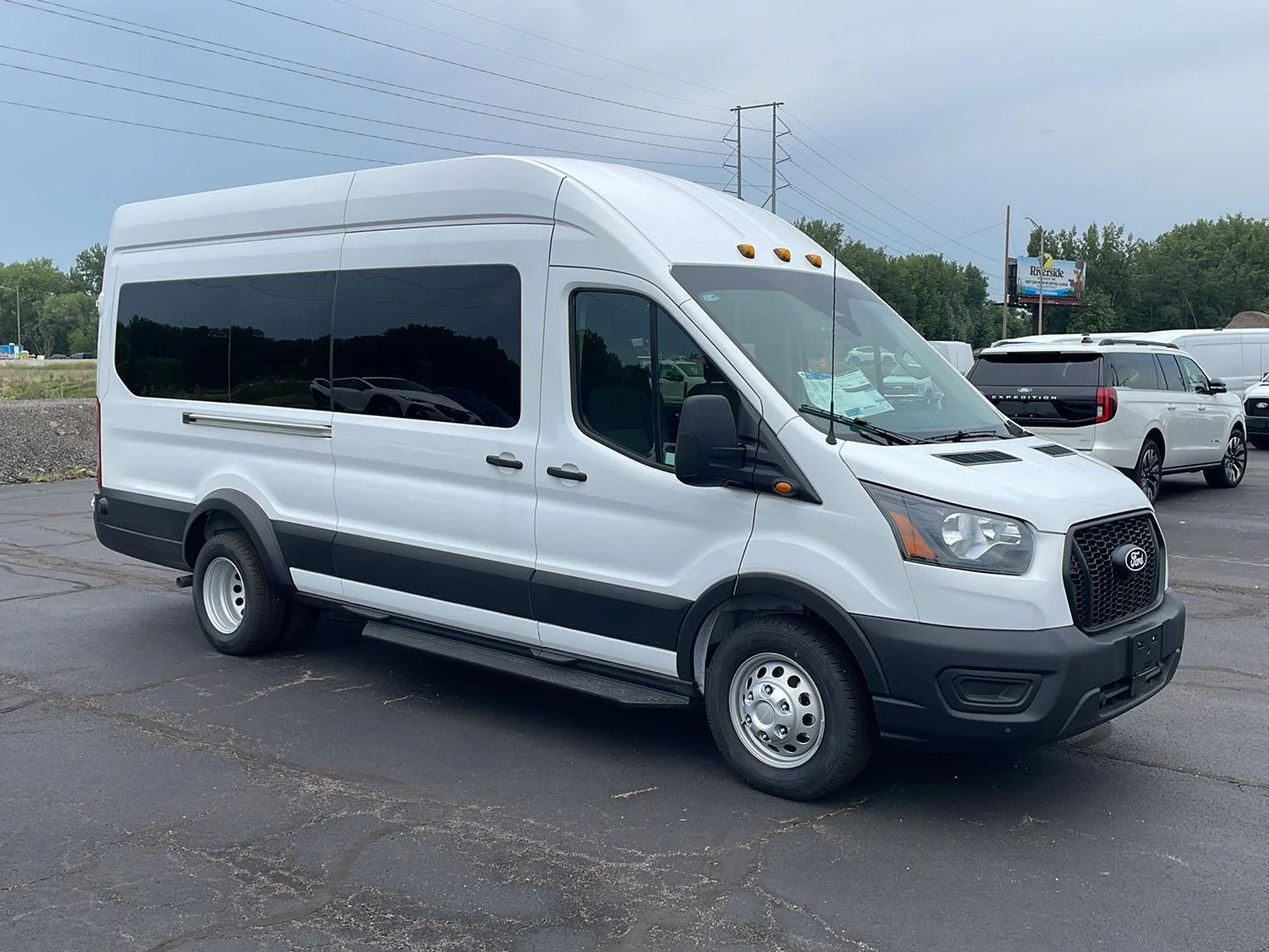 New 2026 Oxford White Ford XL image 7