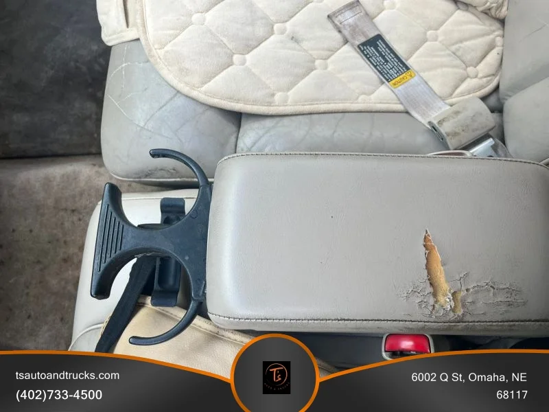 Used 1998 Gold Oldsmobile Sedan 4D image 23