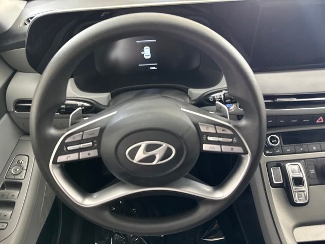 Certified Used 2025 Black Hyundai SE image 29