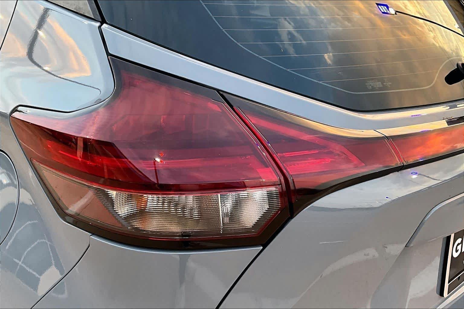 Used 2022 Boulder Gray Pearl Nissan SR image 27