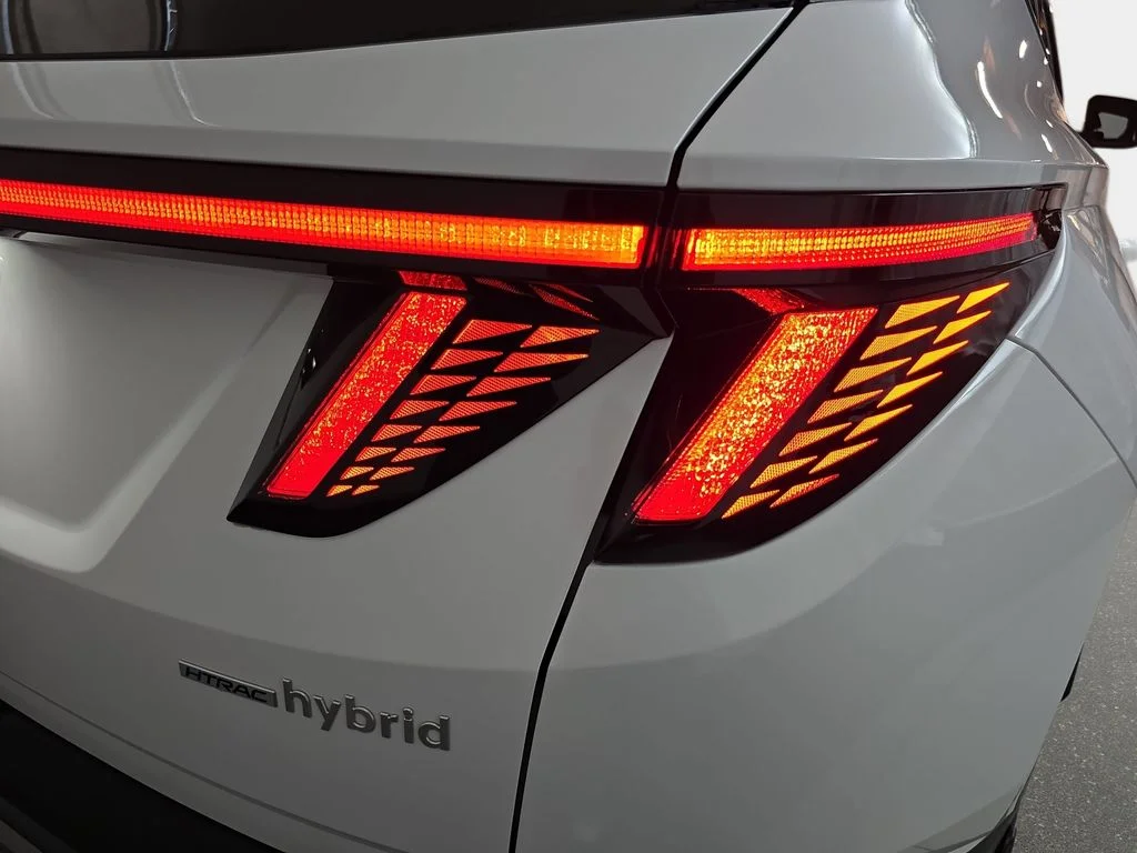 Used 2025 White Hyundai Limited image 33