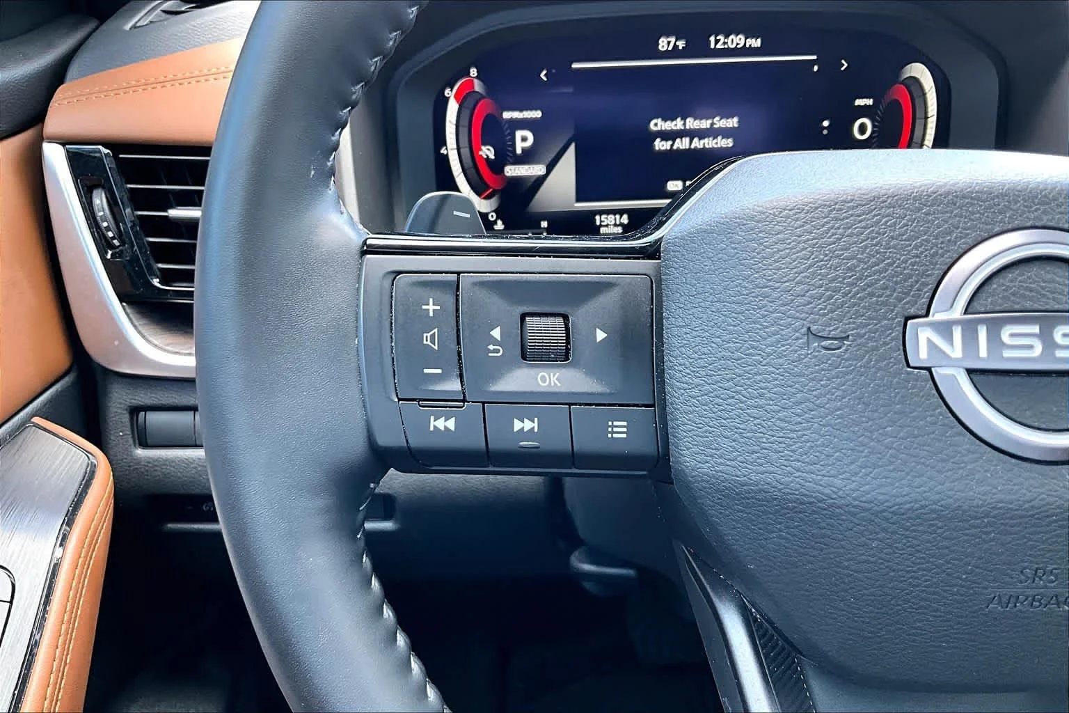 Used 2025 Everest White Pearl Nissan Platinum image 22