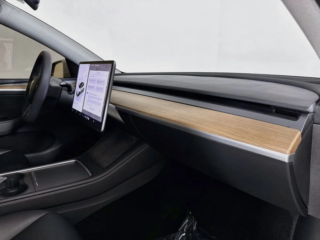 Used 2024 White Tesla Long Range image 29