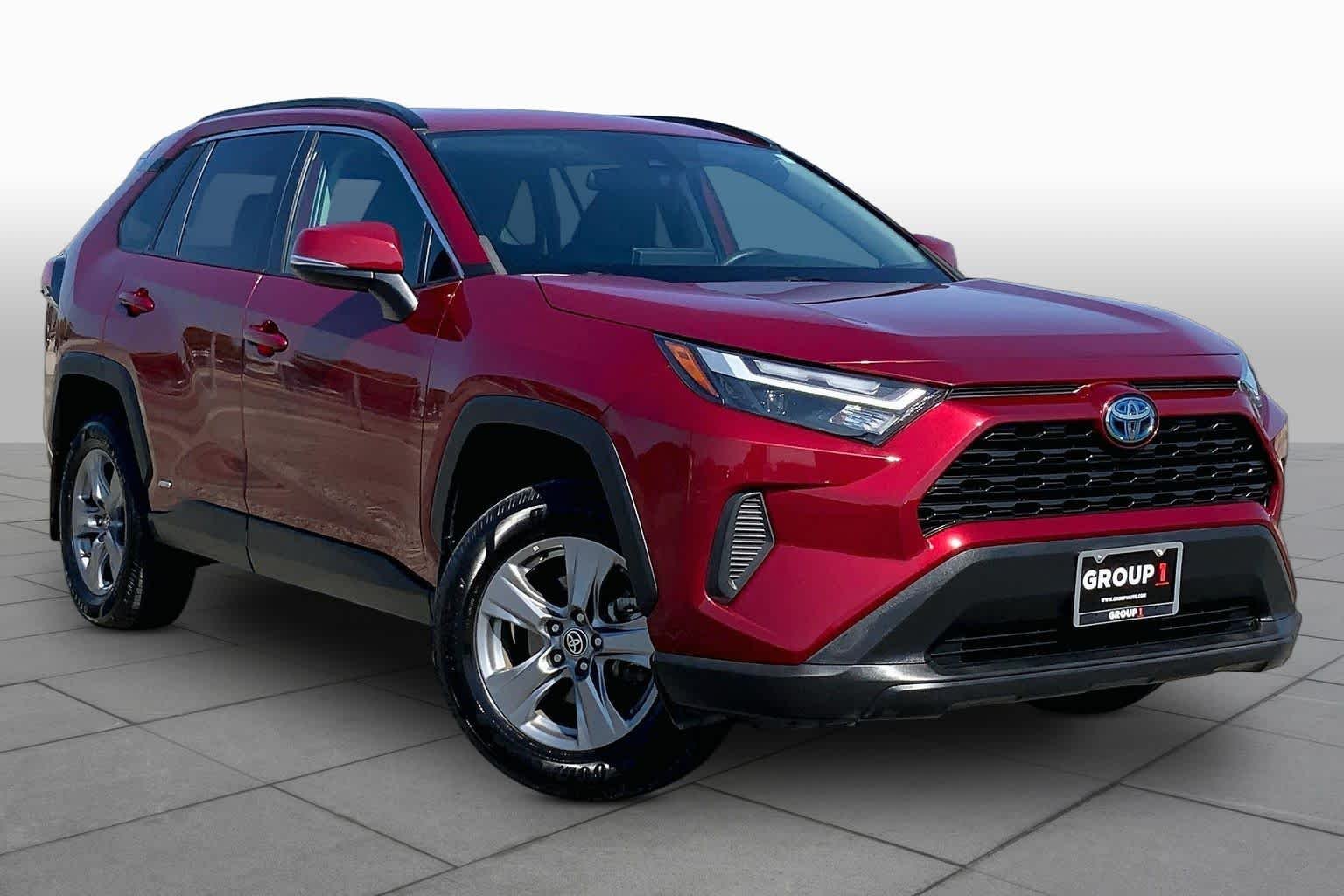 Used 2022 Ruby Flare Pearl Toyota Hybrid XLE image 3