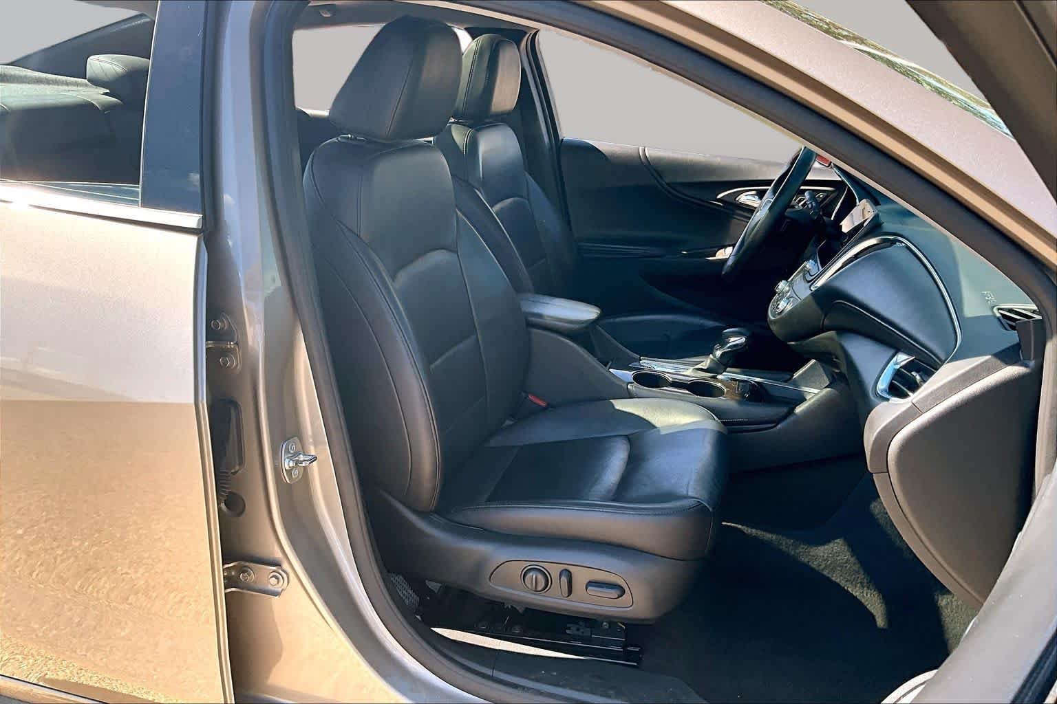 Used 2024 Mineral Gray Metallic Chevrolet LT image 9
