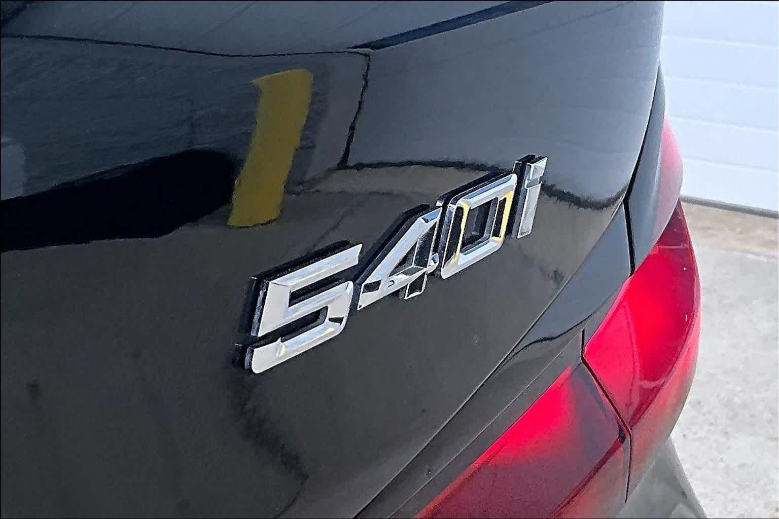 Used 2021 Black Sapphire Metallic BMW 540i xDrive image 28