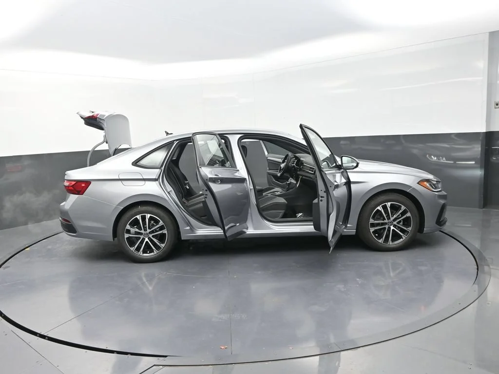 Used 2026  Volkswagen 1.5T Sport image 36