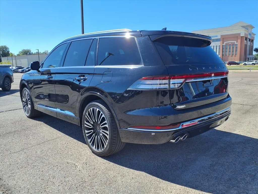 Used 2022 Black Lincoln Black Label image 2