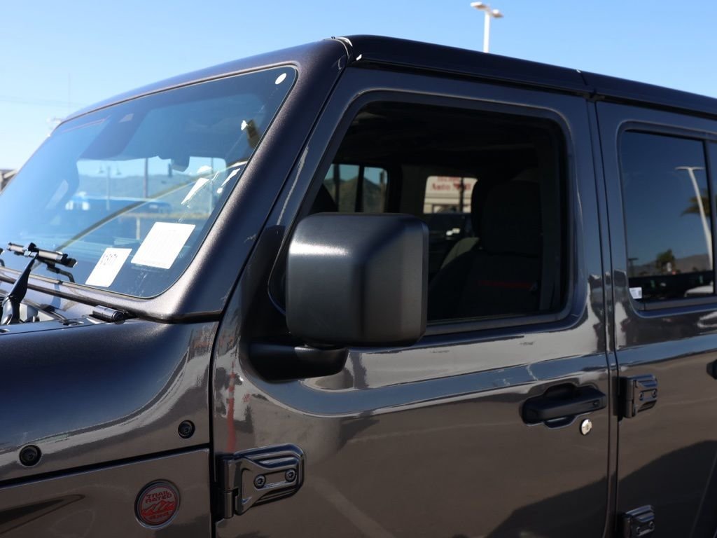 New 2026 Granite Crystal Metallic Clear-Coat Exterior Paint Jeep Rubicon image 11