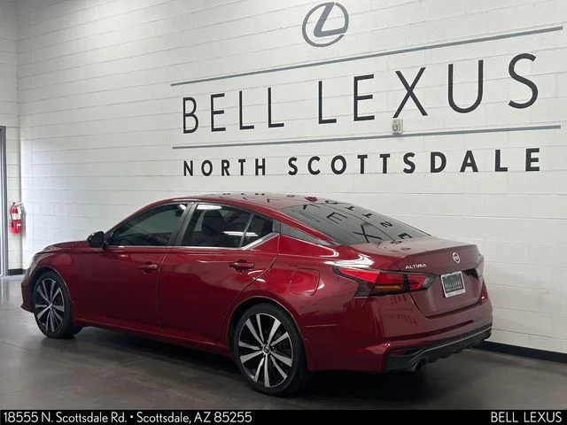 Used 2019 Red Nissan 2.5 SR image 6