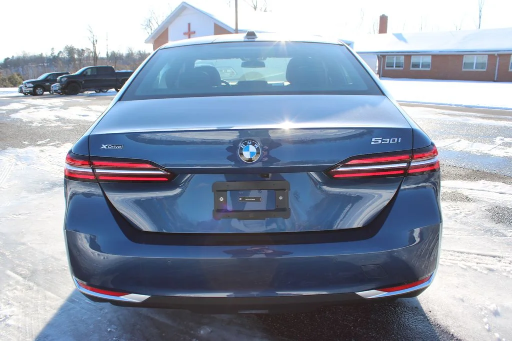 2026 BMW 5 Series 530i - Photo 7