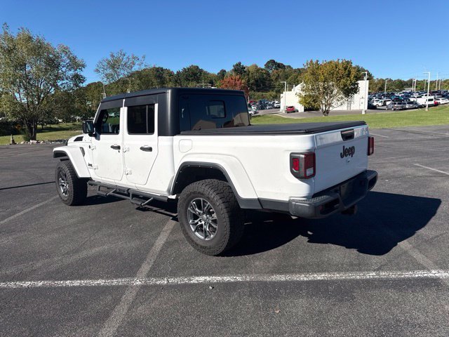 Used 2022 White Jeep Sport image 2