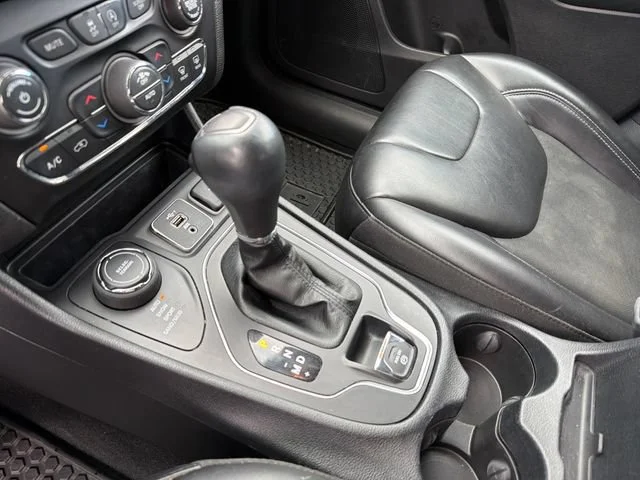 Used 2020 Silver Jeep Latitude Plus 4x4 image 26