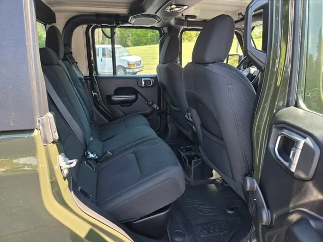 Used 2022 Green Jeep Sport image 20