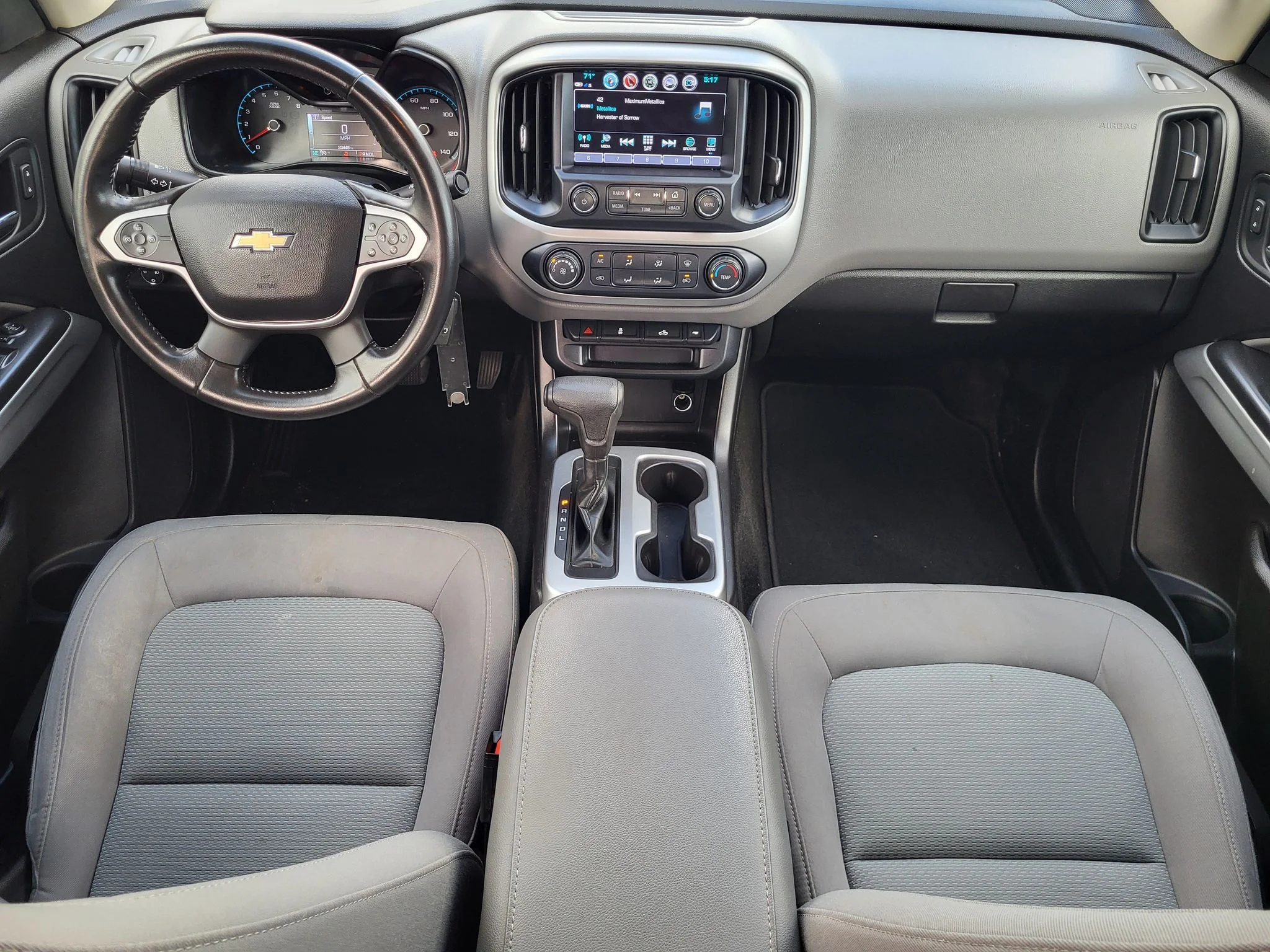 Used 2018 GRAPHITE METALLIC Chevrolet 4WD LT image 20