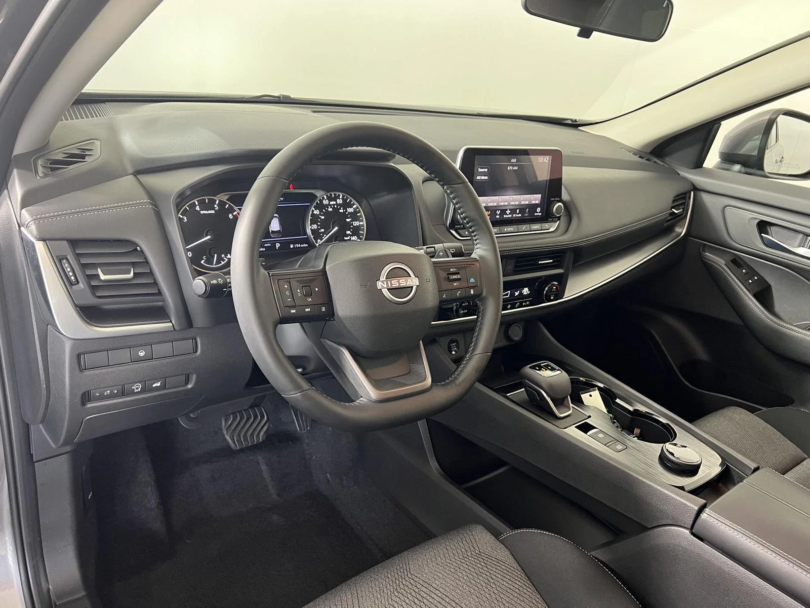 Used 2025 Gy Nissan SV image 3