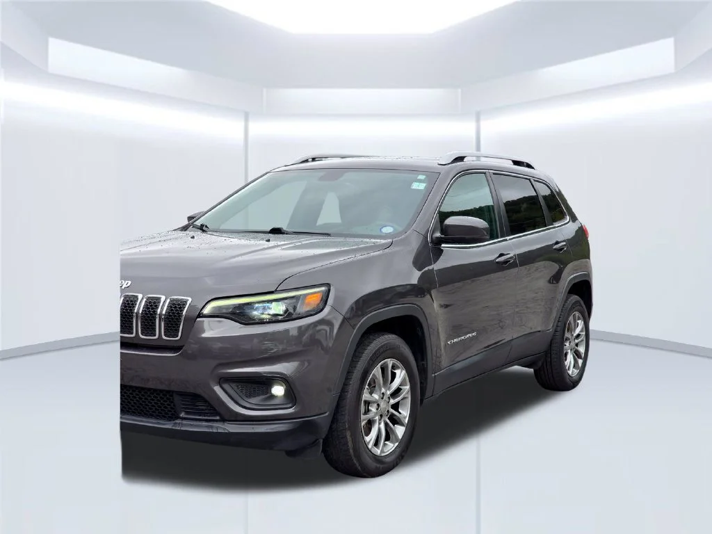 Used 2019 Gray Jeep Latitude Plus image 50