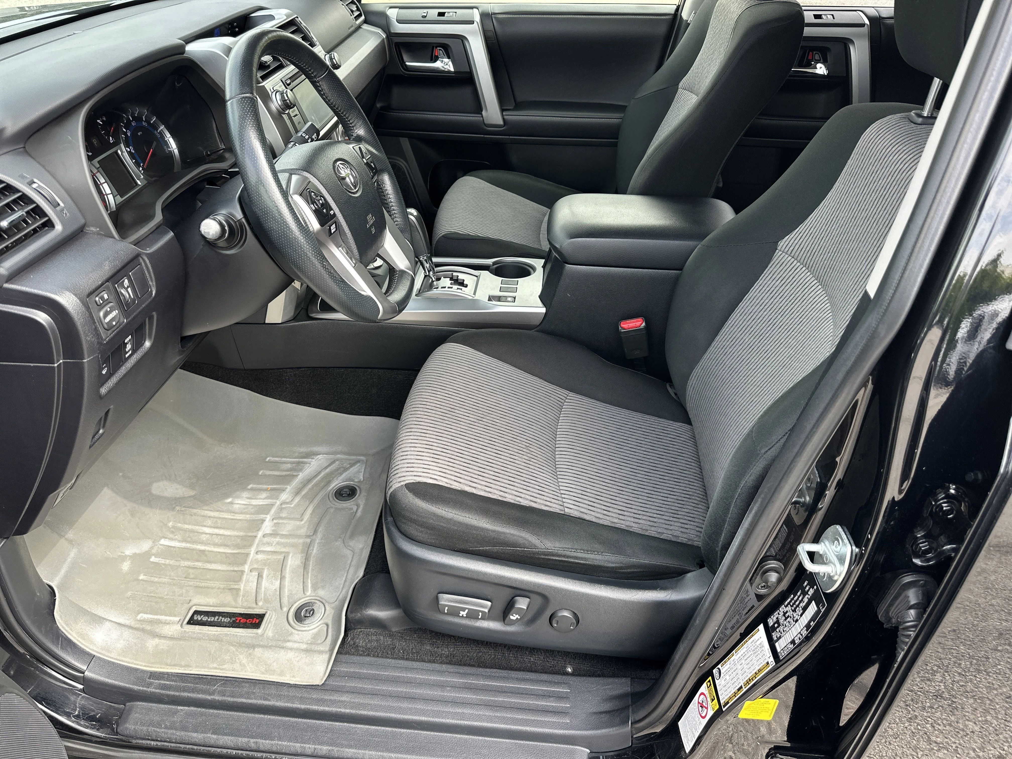 Used 2019 Midnight Black Metallic Toyota SR5 image 9