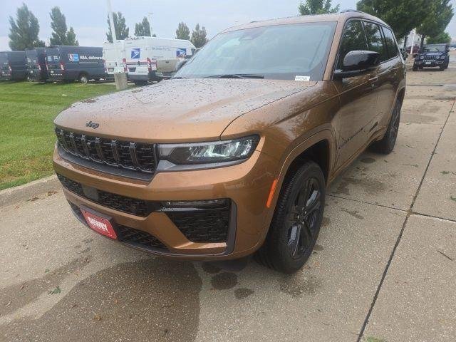 New 2027 Copper Shino Metallic Clearcoat Jeep Limited image 3