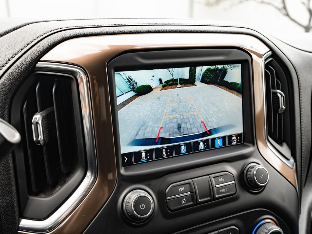 Used 2022 Iridescent Pearl Tricoat Chevrolet High Country image 34