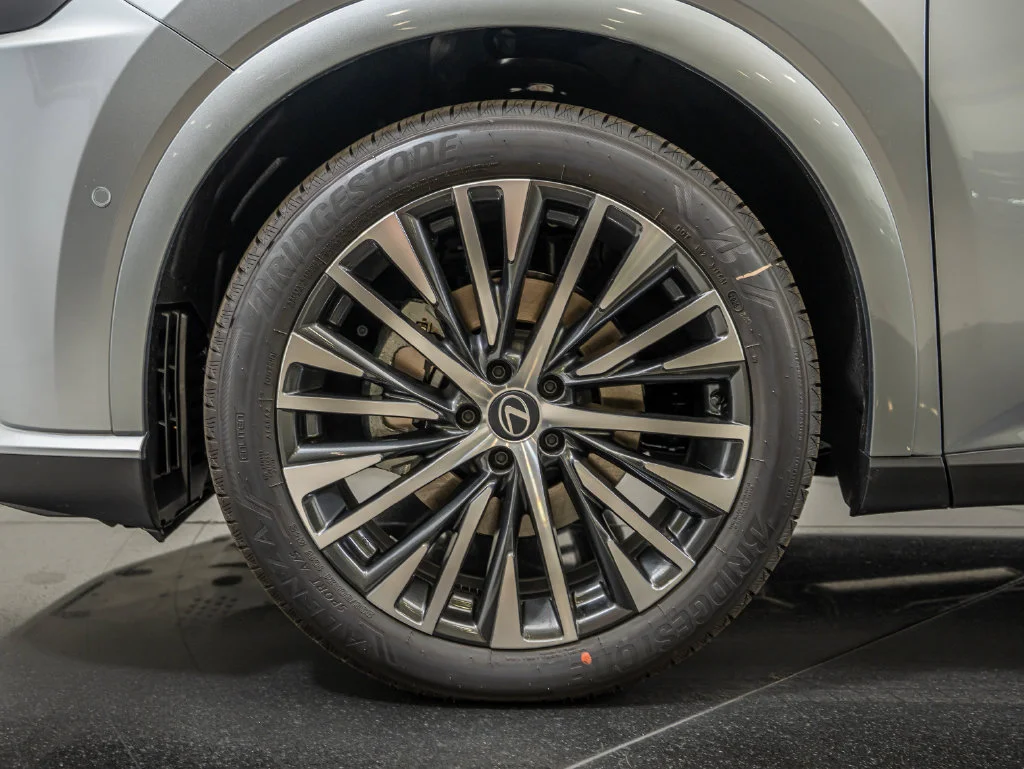 New 2026 Iridium Lexus PREMIUM PLUS image 13
