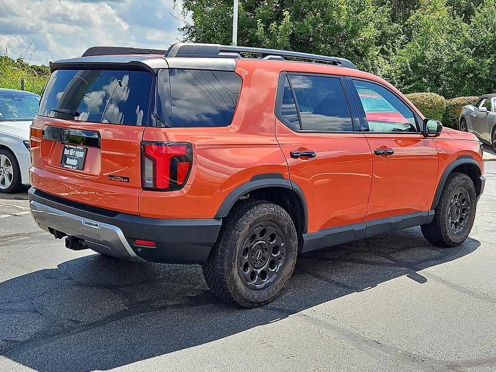 Certified Used 2026 Sunset Orange II Honda TrailSport Elite Blackout image 5