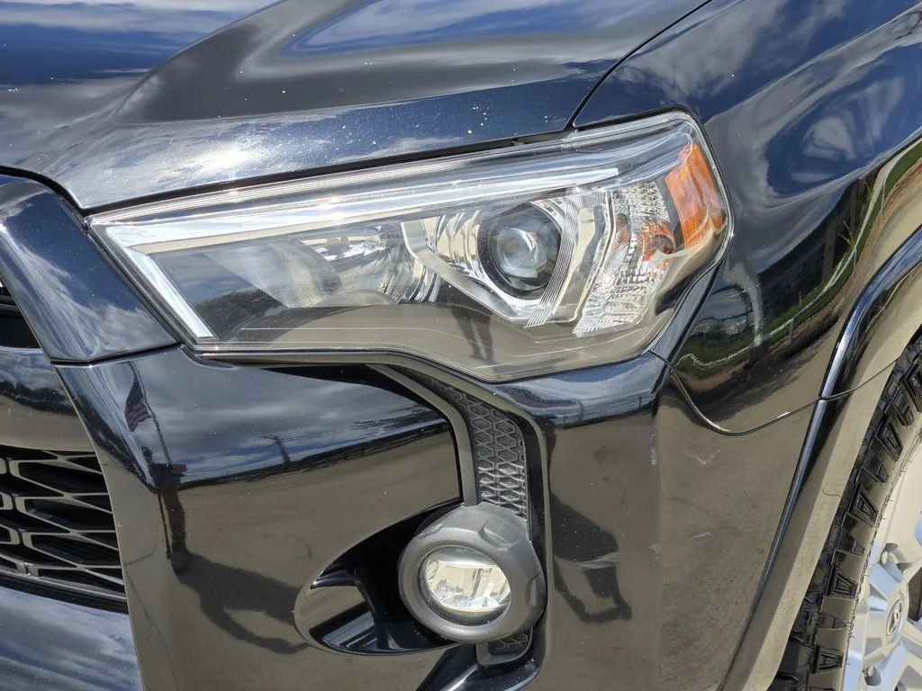 Used 2022 Black Toyota SR5 image 5