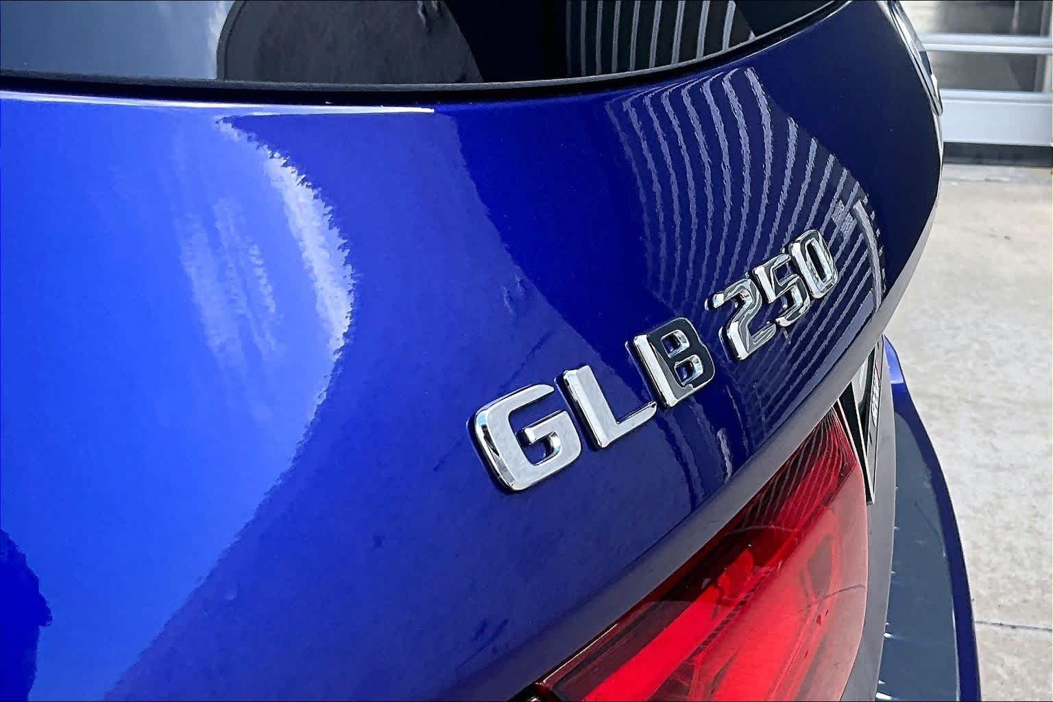 Used 2021 Galaxy Blue Metallic Mercedes-Benz GLB 250 image 28