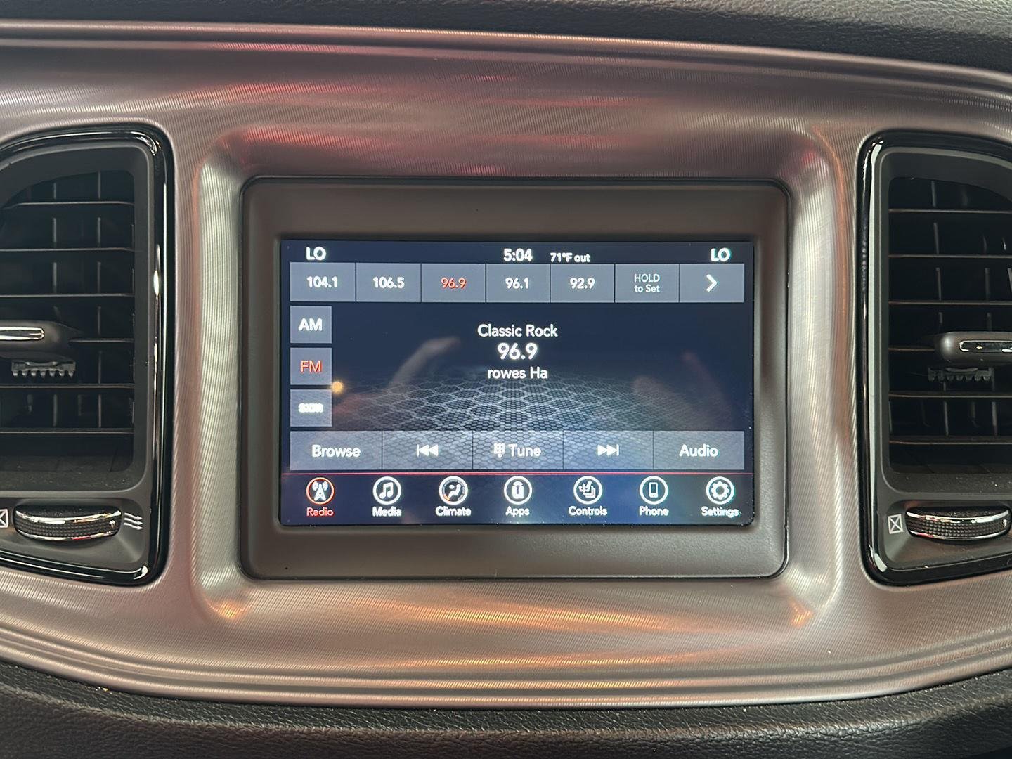 Used 2023 Granite Pearlcoat Dodge SXT image 25
