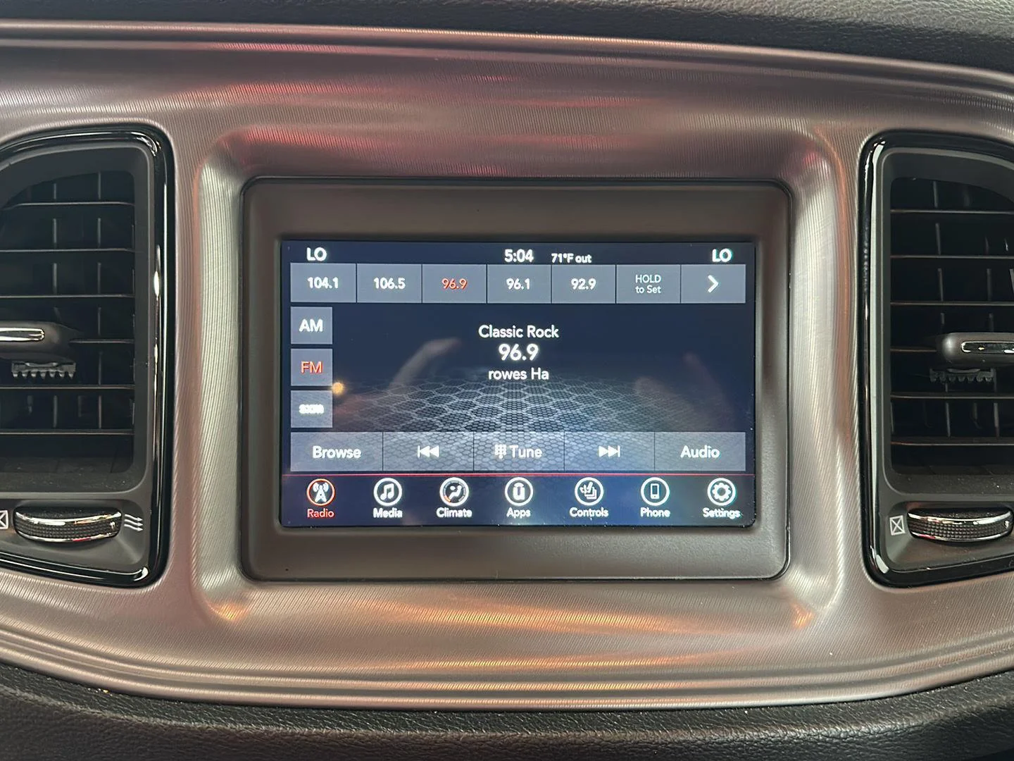Used 2023 Granite Pearlcoat Dodge SXT image 16