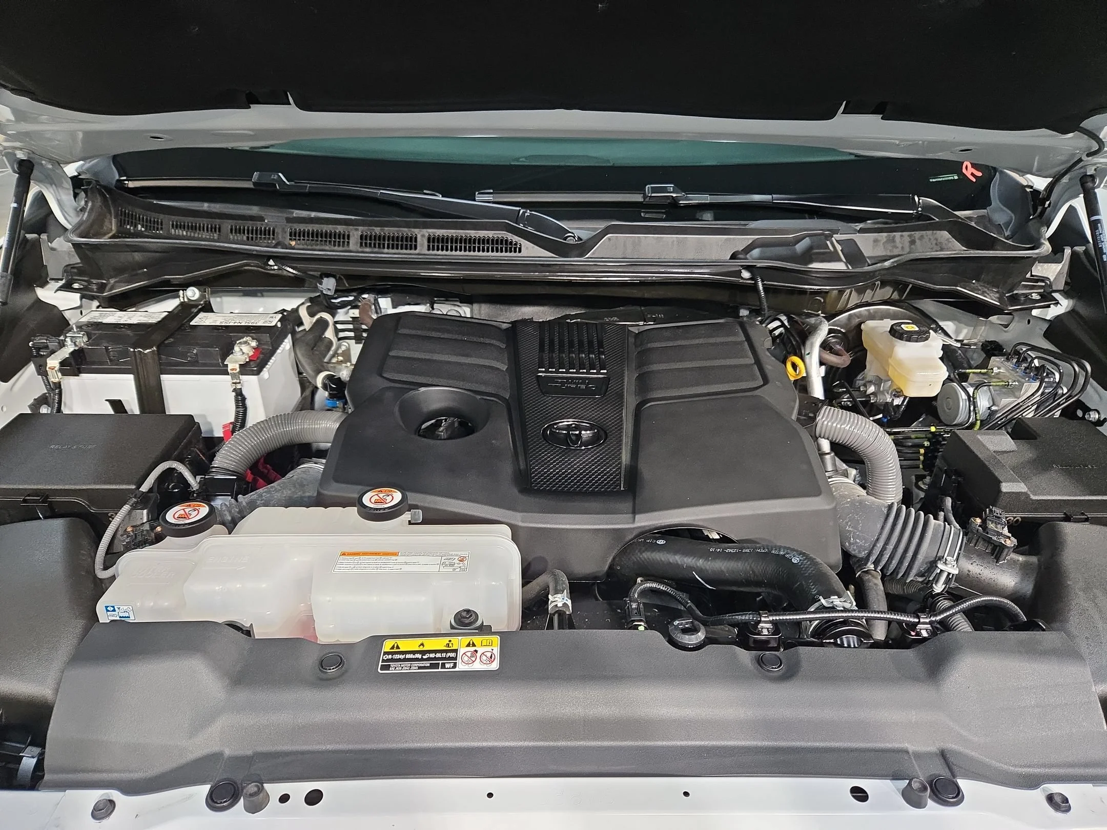Certified Used 2025 Wind Chill Pearl Toyota Limited image 19
