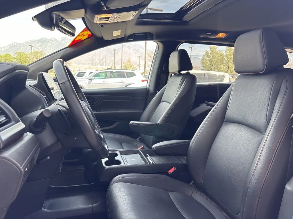 Used 2025 White Honda Sport-L image 9