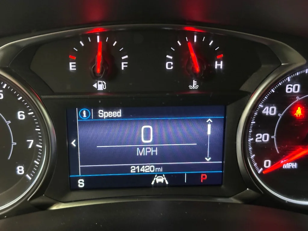 Used 2023 Marine Metallic GMC SLE image 3