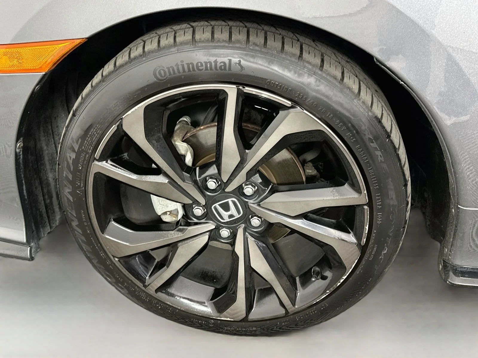 Used 2017 Polished Metal Metallic Honda Sport Touring image 33