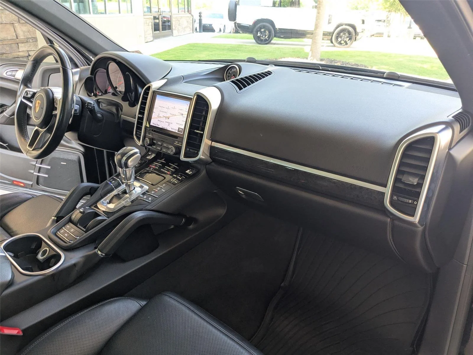 Used 2017  Porsche Platinum Edition image 38