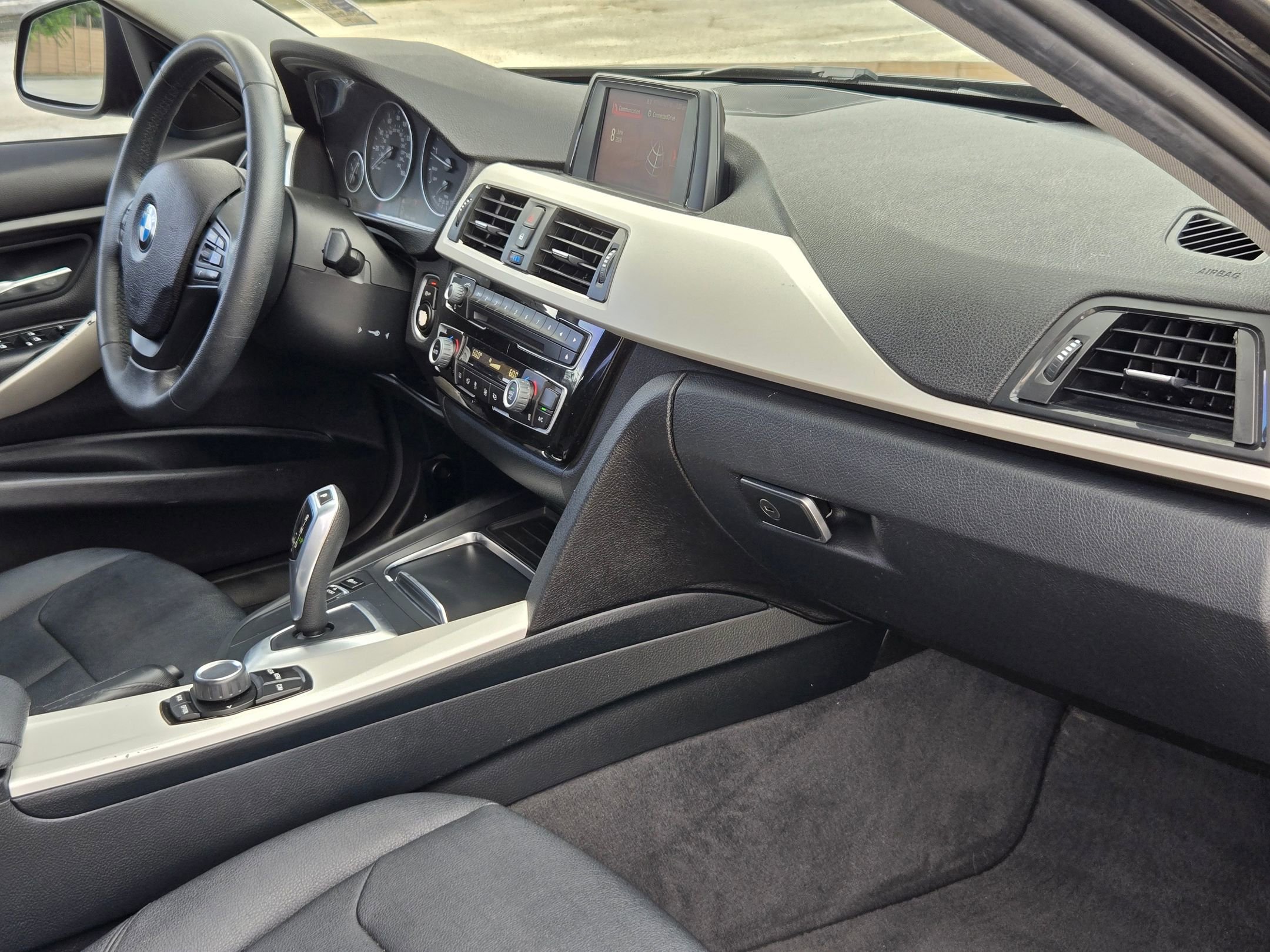 Used 2018 Black BMW 320i image 26