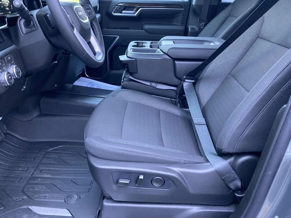 New 2026 Sterling Metallic GMC Elevation image 16