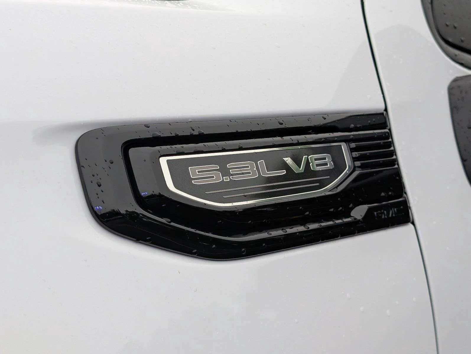Used 2026 Summit White GMC Elevation image 11
