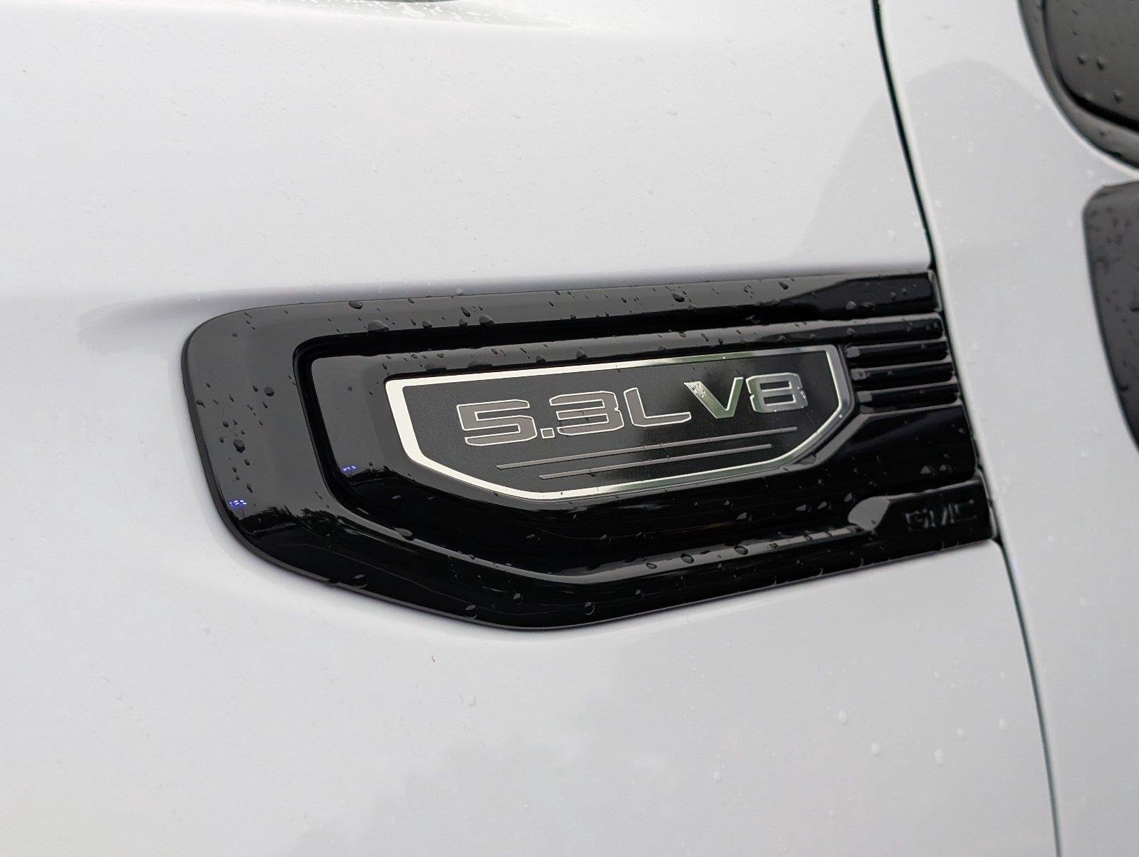 Used 2026 Summit White GMC Elevation image 11