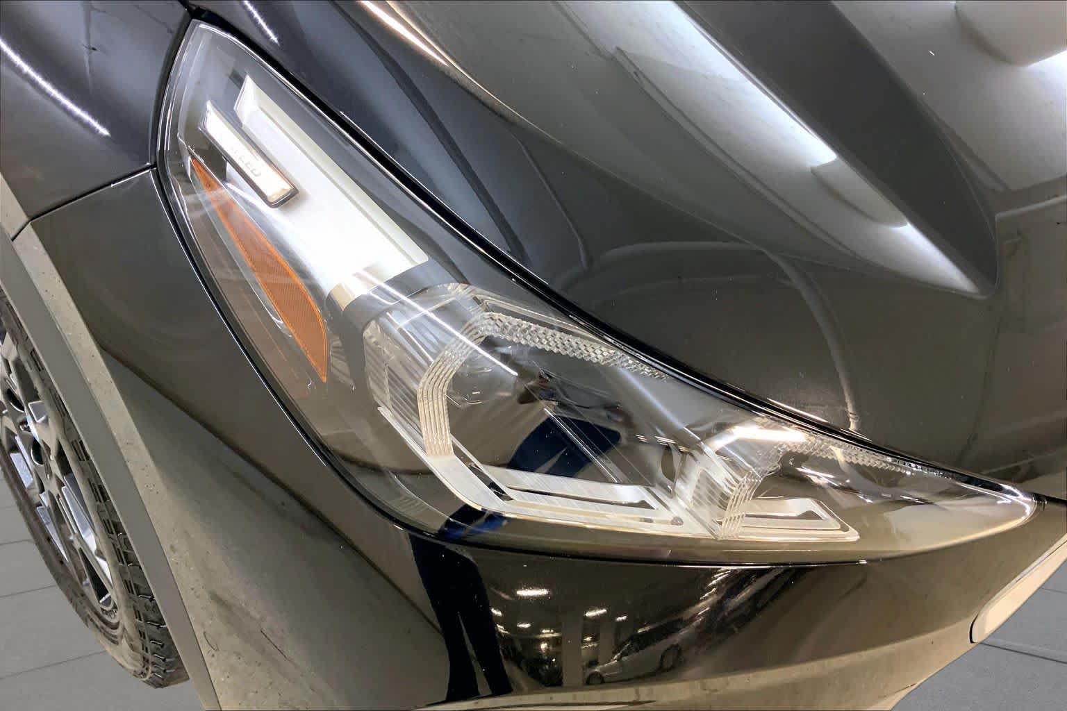 Used 2023 Black Sapphire Metallic BMW xDrive28i image 27