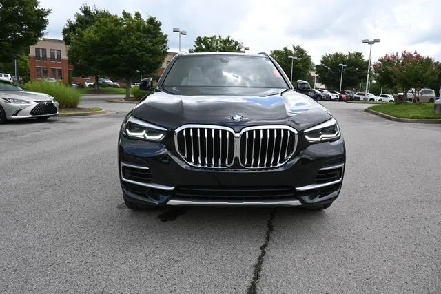 Used 2023 Black BMW sDrive40i image 13