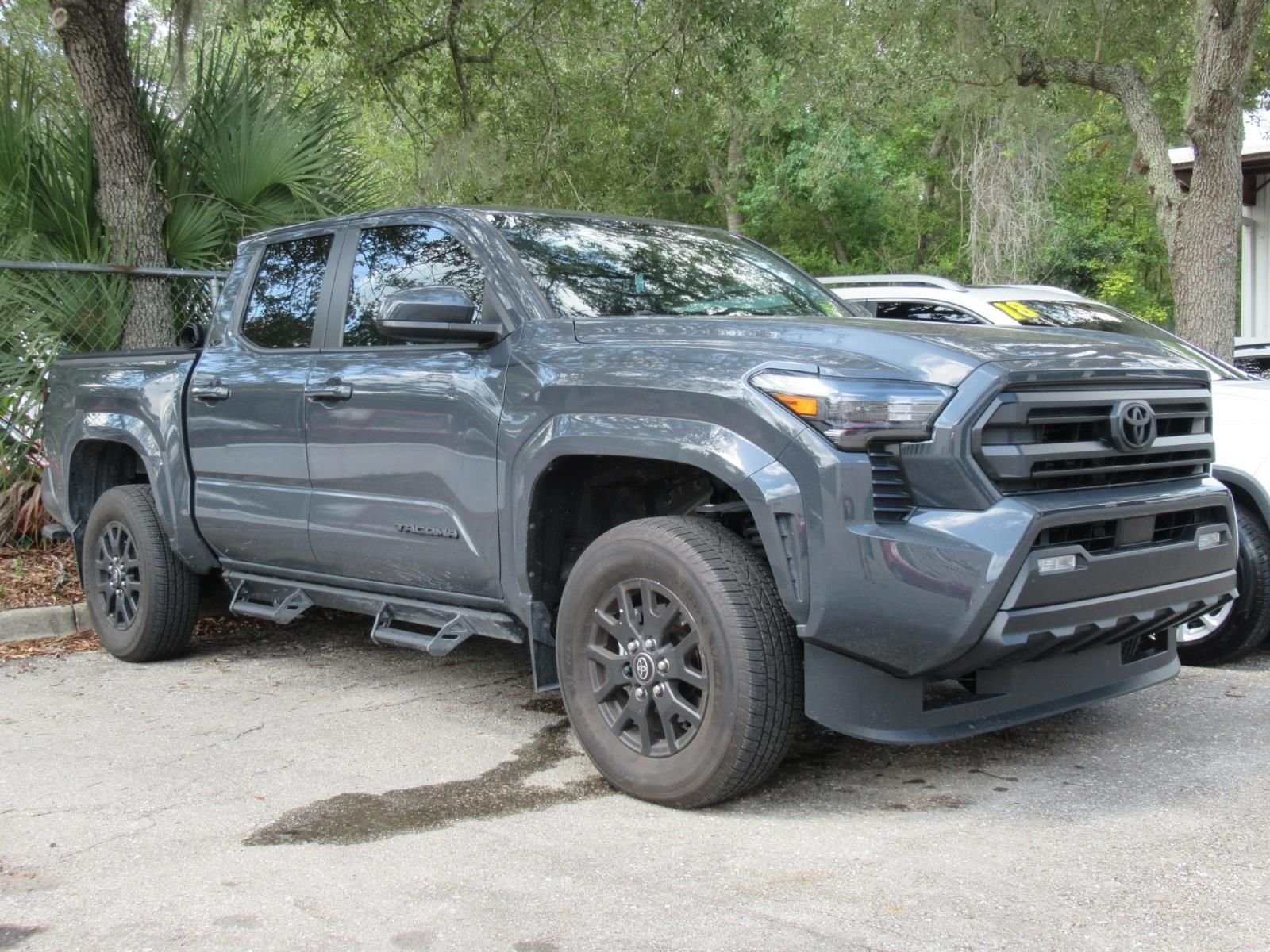 Used 2024  Toyota SR5 image 1